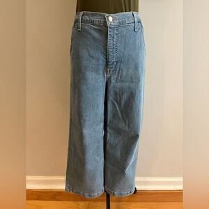 J. Crew Mercantile Wide Leg Crop Jeans, size 29, back patch pockets​